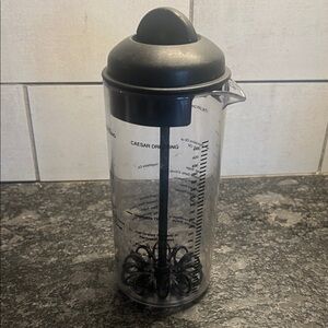 Pampered Chef Black Salad Dressing Mixer. Exc condition